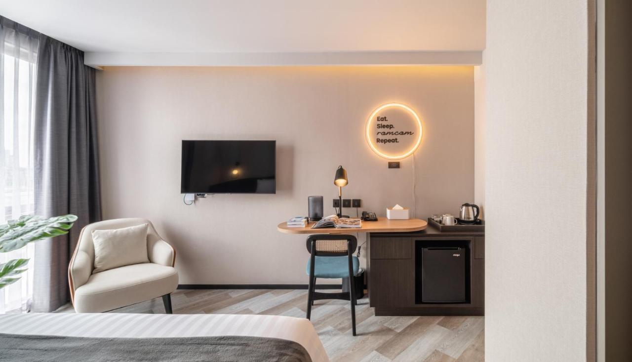 Seekers Finders Rama IV Hotel Surestay Collection By BW Μπανγκόκ Εξωτερικό φωτογραφία