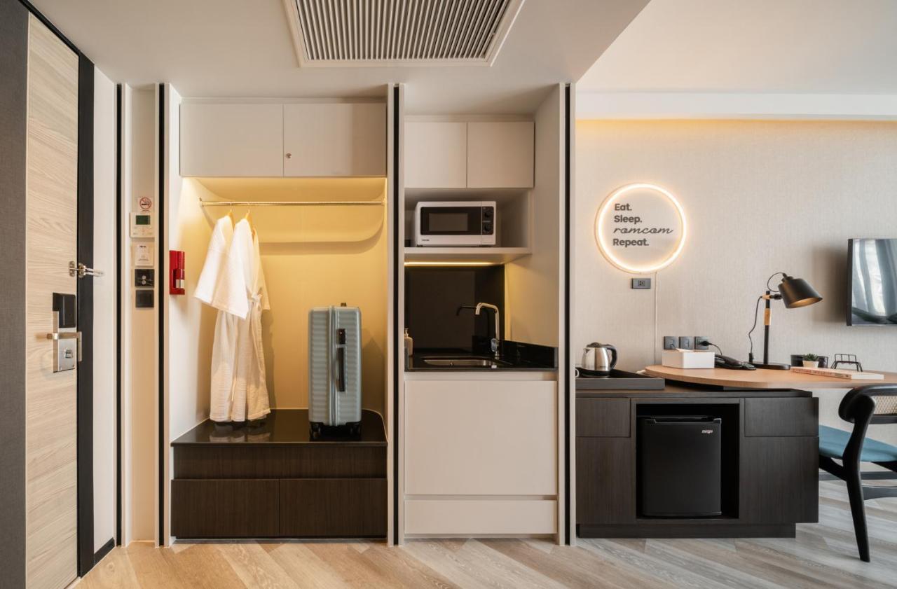 Seekers Finders Rama IV Hotel Surestay Collection By BW Μπανγκόκ Εξωτερικό φωτογραφία
