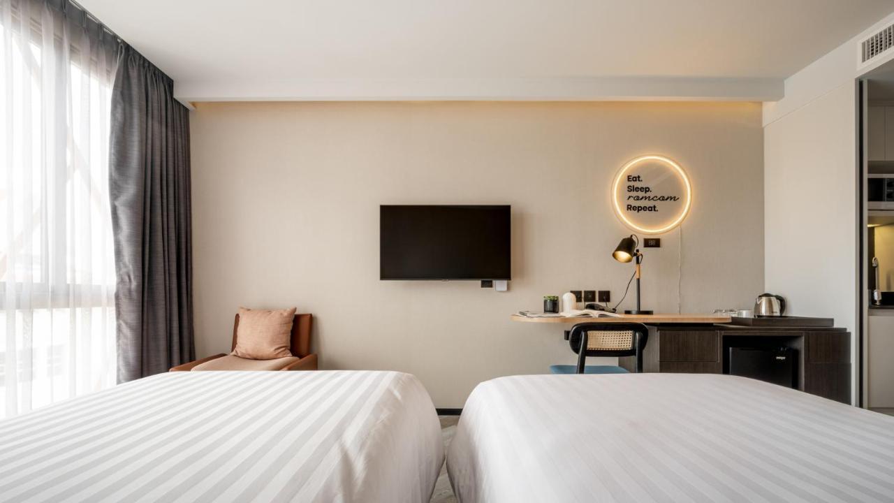Seekers Finders Rama IV Hotel Surestay Collection By BW Μπανγκόκ Εξωτερικό φωτογραφία